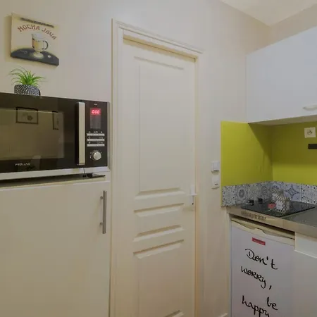 Joli Studio Au Pied Du Château * Versailles